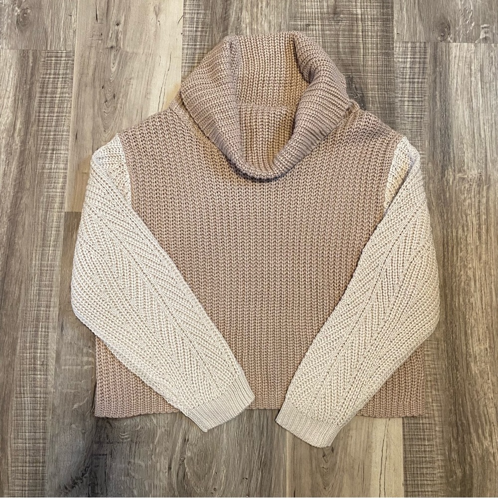 Women or juniors x-small sweater, NEVER WORN